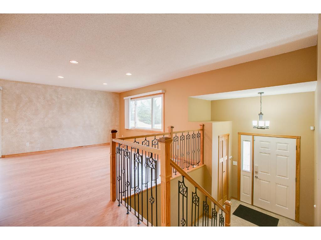 3824 Laurel Ct, Eagan, MN 55122 photo 5