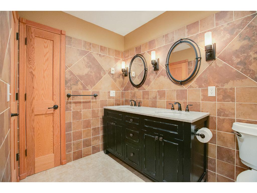 3824 Laurel Ct, Eagan, MN 55122 photo 12