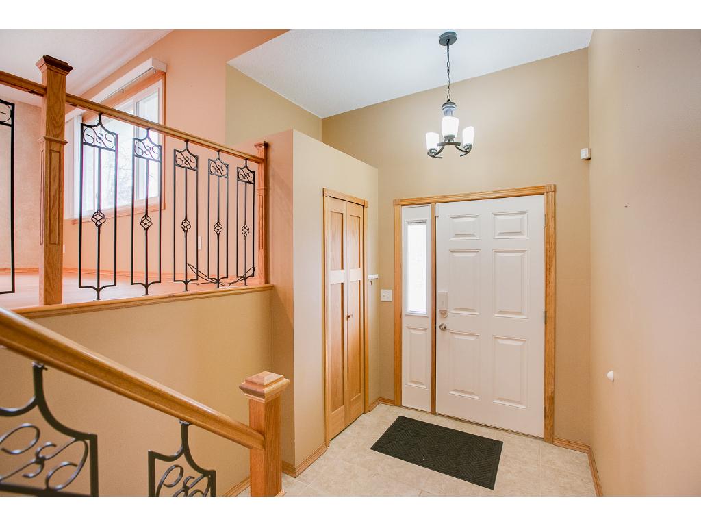 3824 Laurel Ct, Eagan, MN 55122 photo 4