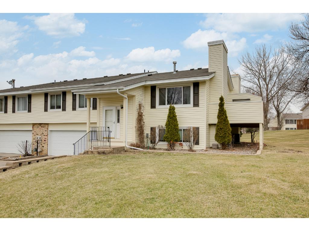 3824 Laurel Ct, Eagan, MN 55122 photo 2