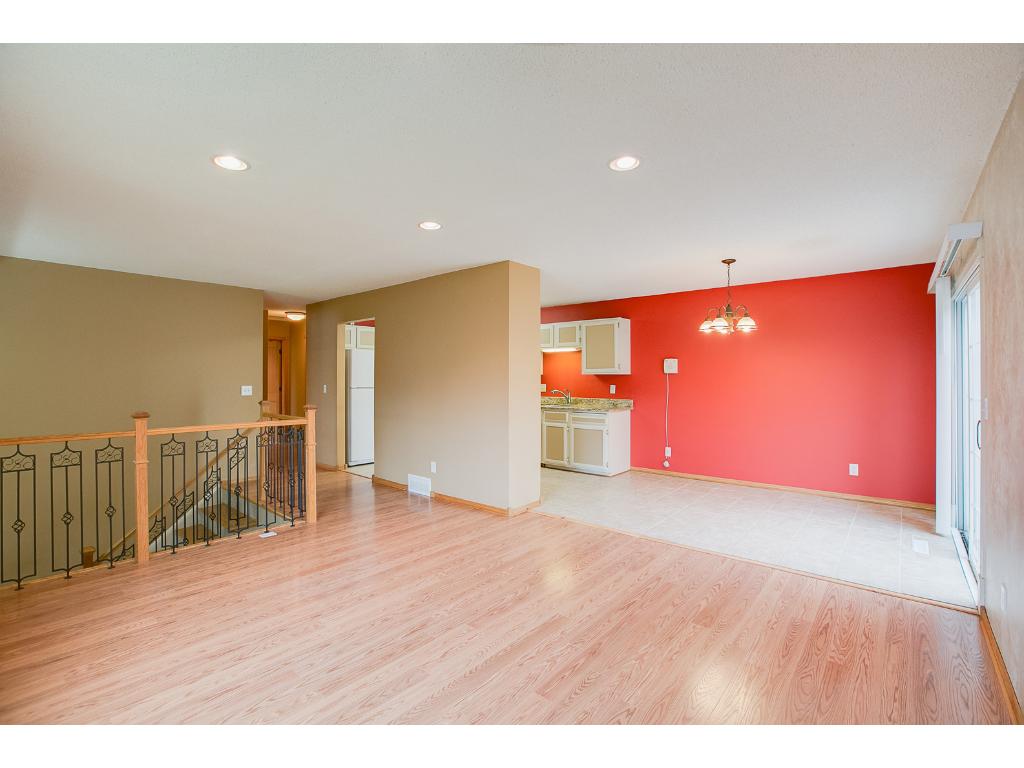3824 Laurel Ct, Eagan, MN 55122 photo 6
