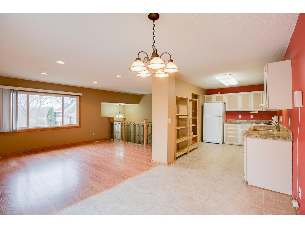 3824 Laurel Ct, Eagan, MN 55122 photo 8