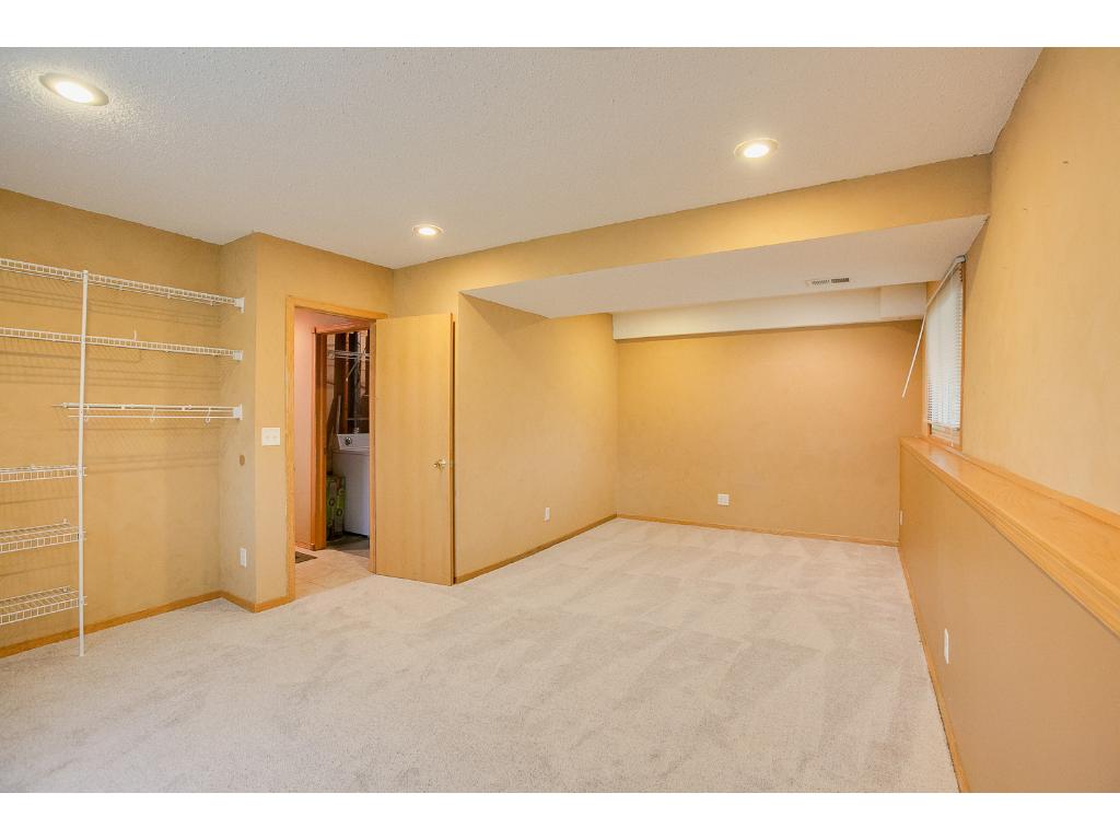 3824 Laurel Ct, Eagan, MN 55122 photo 16
