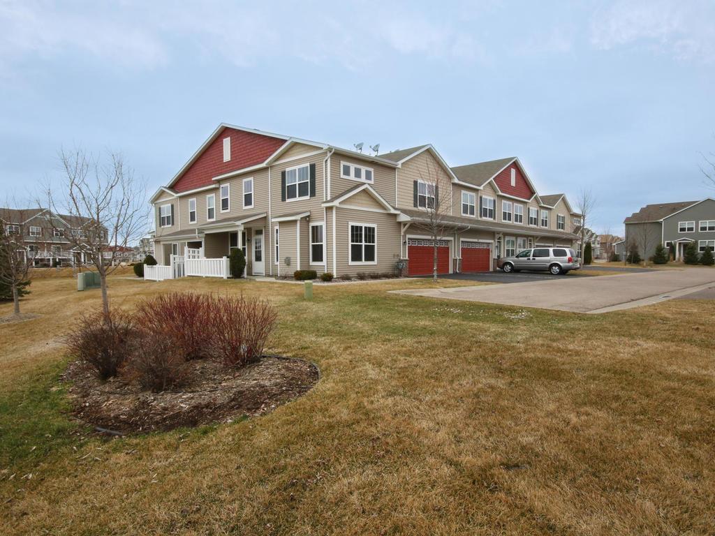 1845 Columbia Ln #1, Chanhassen, MN 55317 photo 1