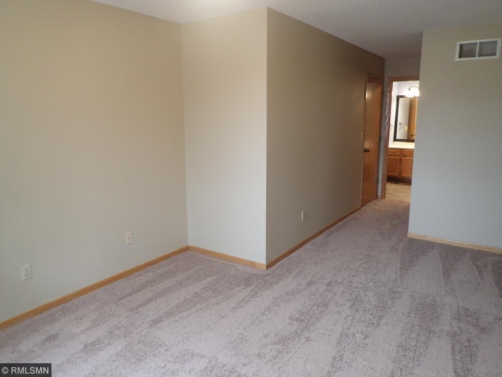 1976 Glenfield Ct, Eagan, MN 55122 photo 12