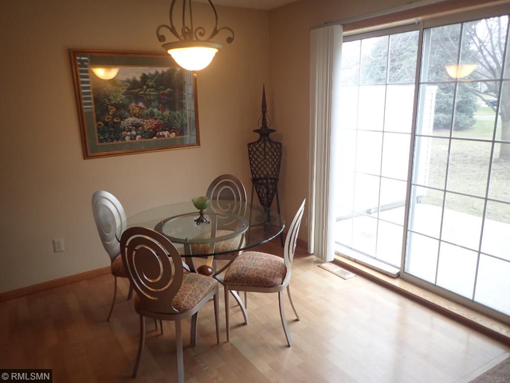 1976 Glenfield Ct, Eagan, MN 55122 photo 4