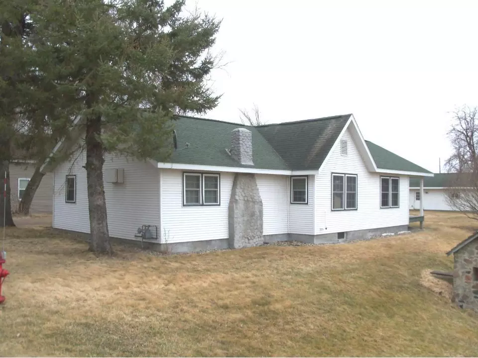  302 E 3rd Ave, Hewitt, MN 56453 photo 1