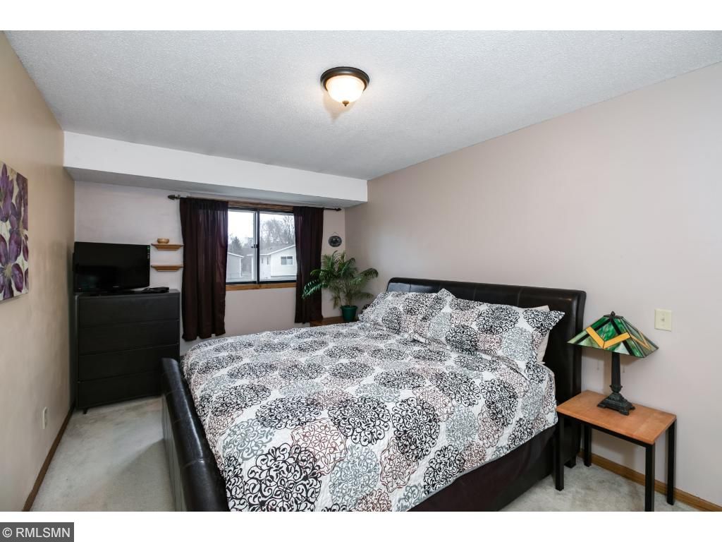 1724 Woodgate Ln, Eagan, MN 55122 photo 8
