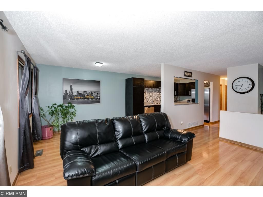 1724 Woodgate Ln, Eagan, MN 55122 photo 5