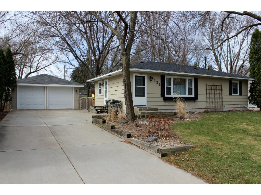 4123 Diamond Dr, Eagan, MN 55122 photo 3