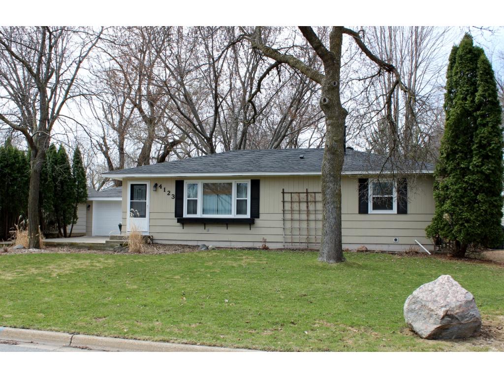 4123 Diamond Dr, Eagan, MN 55122 photo 2
