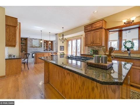 814 Arbor Ct, Eagan, MN 55123 photo 9
