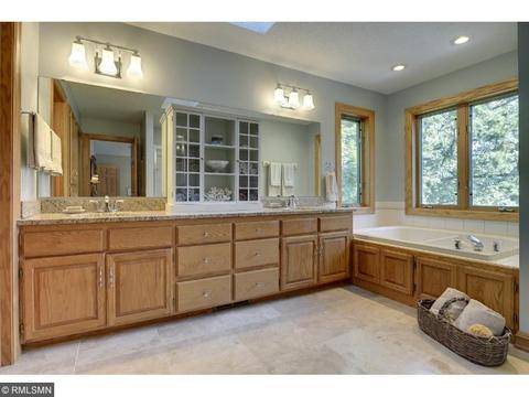 814 Arbor Ct, Eagan, MN 55123 photo 15