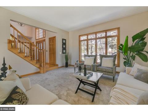 814 Arbor Ct, Eagan, MN 55123 photo 2