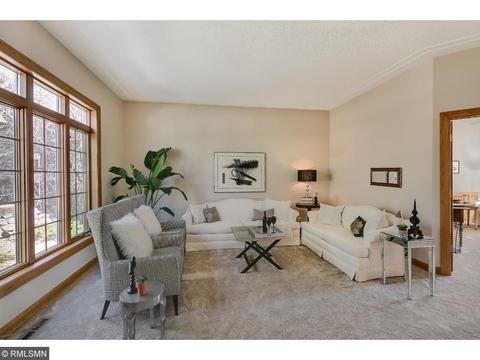 814 Arbor Ct, Eagan, MN 55123 photo 1