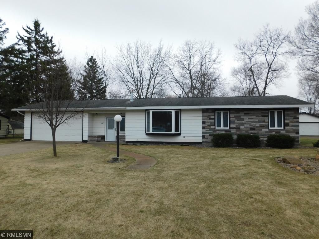 1307 18th St S, Saint Cloud, MN 56301 photo 2