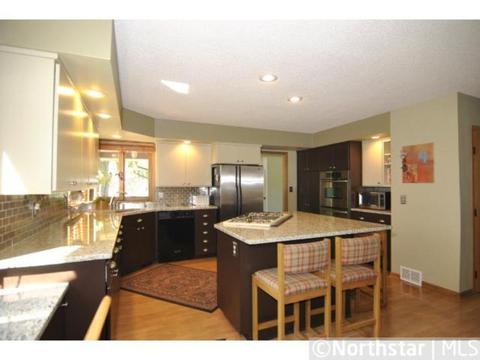 1429 Vince Trl, Eagan, MN 55121 photo 2