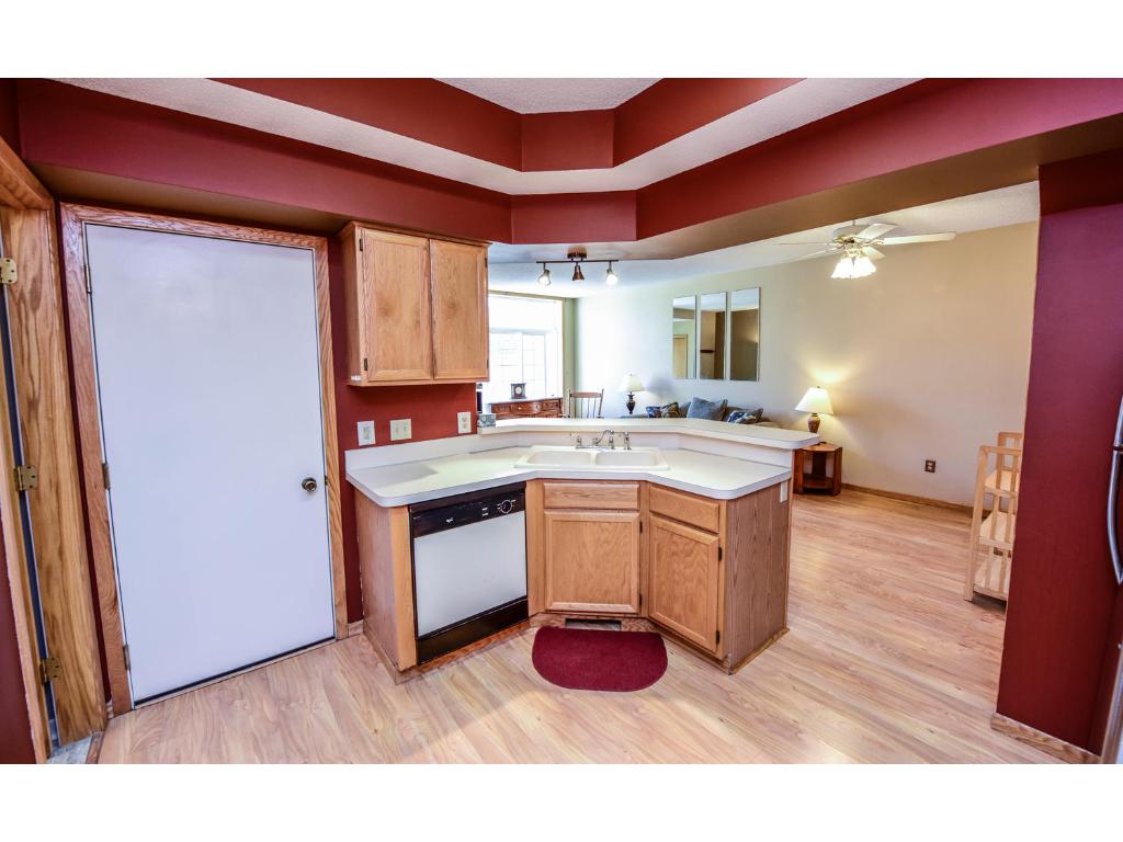 1902 Sapphire Pt, Eagan, MN 55122 photo 7