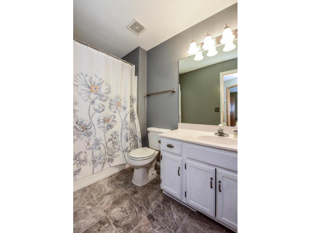 1902 Sapphire Pt, Eagan, MN 55122 photo 16