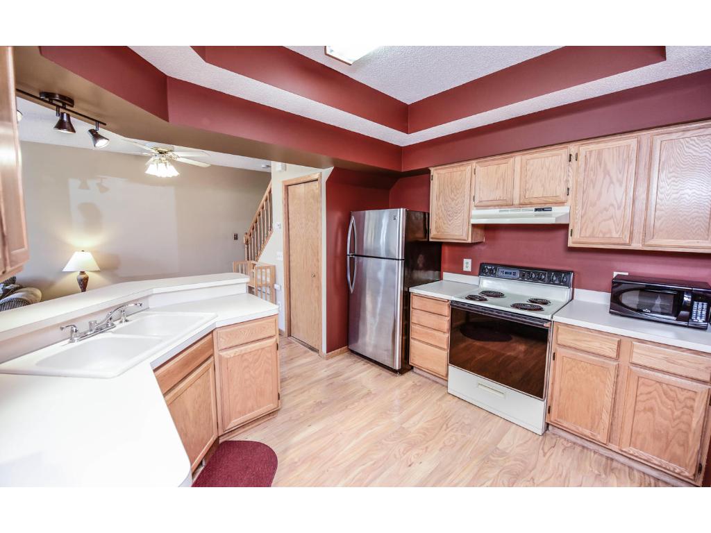 1902 Sapphire Pt, Eagan, MN 55122 photo 8