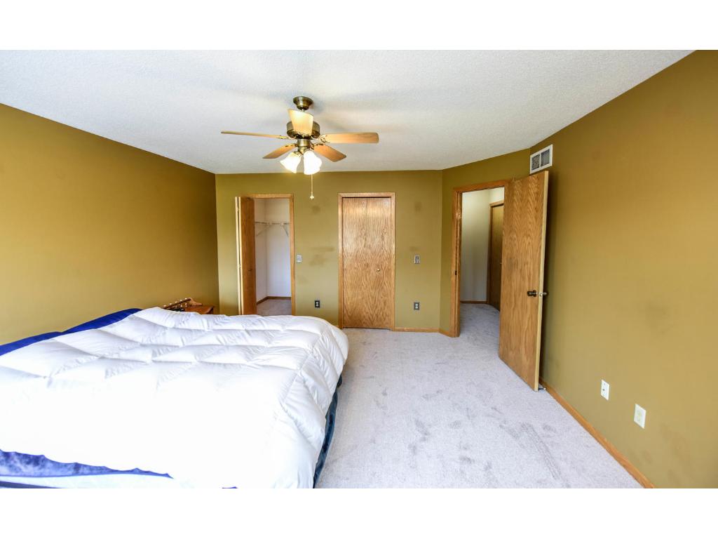 1902 Sapphire Pt, Eagan, MN 55122 photo 12