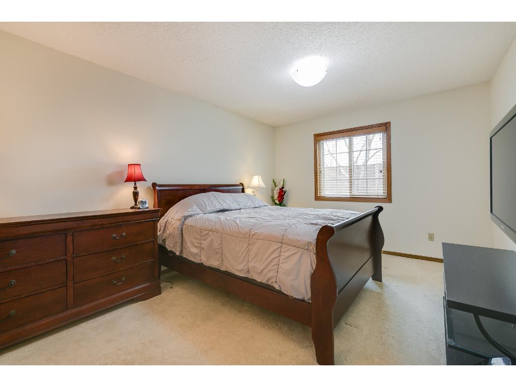 4080 Meadowlark Curv, Eagan, MN 55122 photo 17