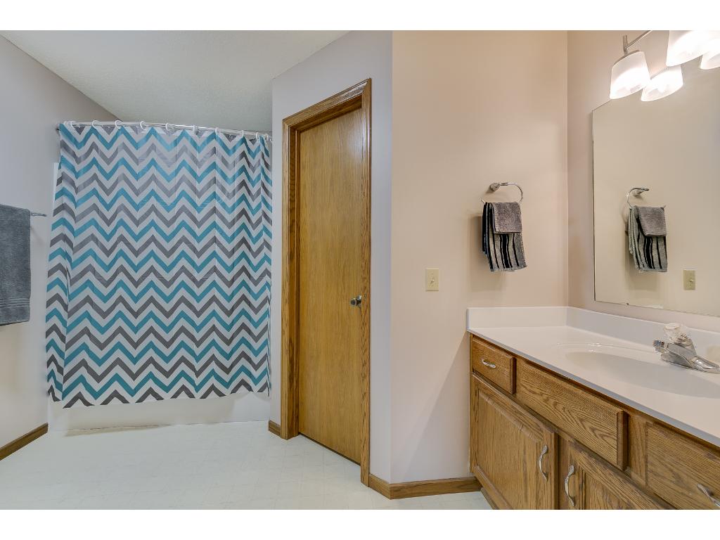 4080 Meadowlark Curv, Eagan, MN 55122 photo 20