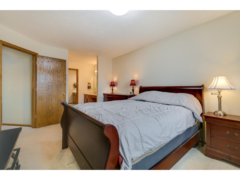 4080 Meadowlark Curv, Eagan, MN 55122 photo 16