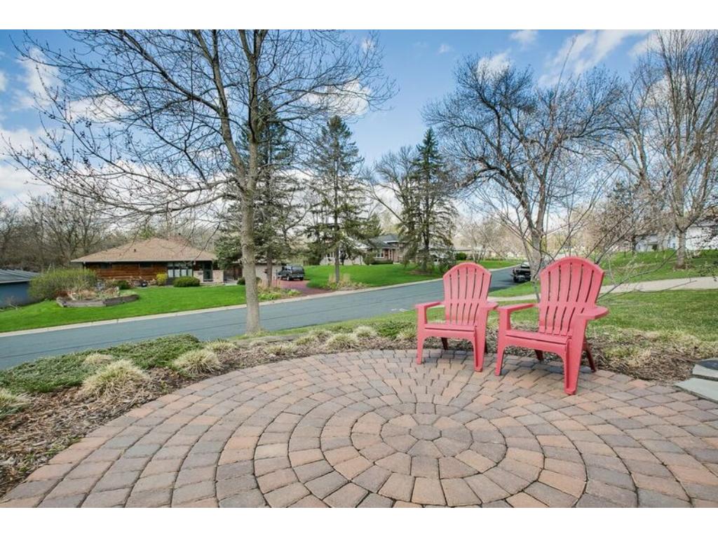 11409 Kell Rd, Bloomington, MN 55437 photo 2