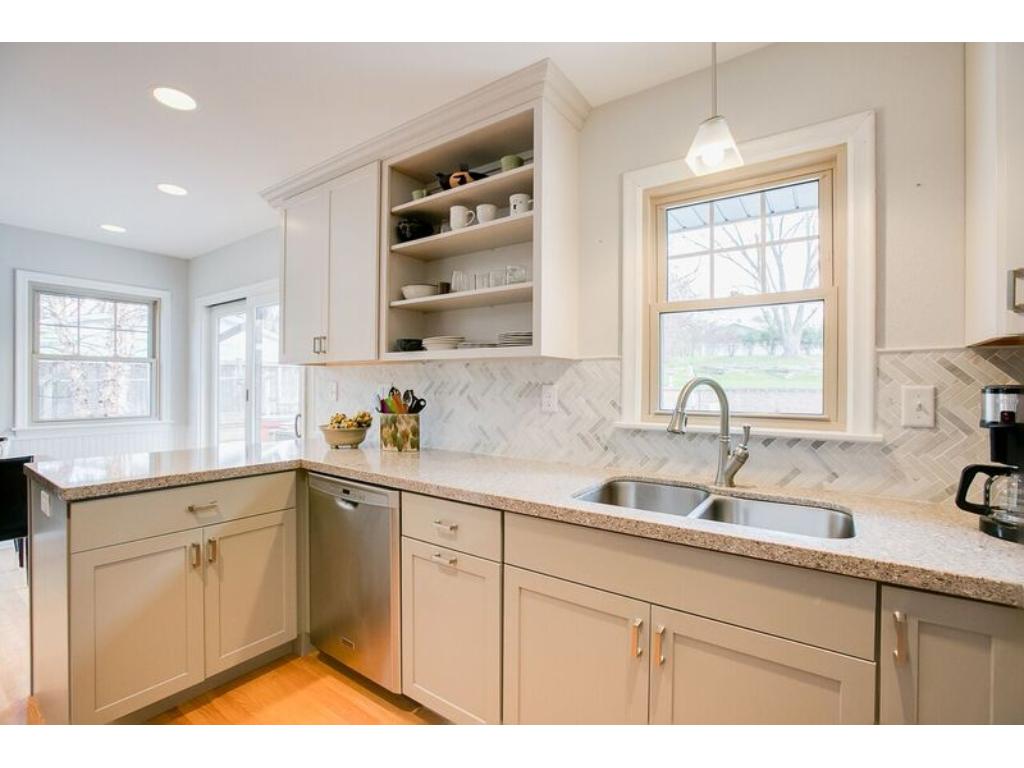 11409 Kell Rd, Bloomington, MN 55437 photo 8