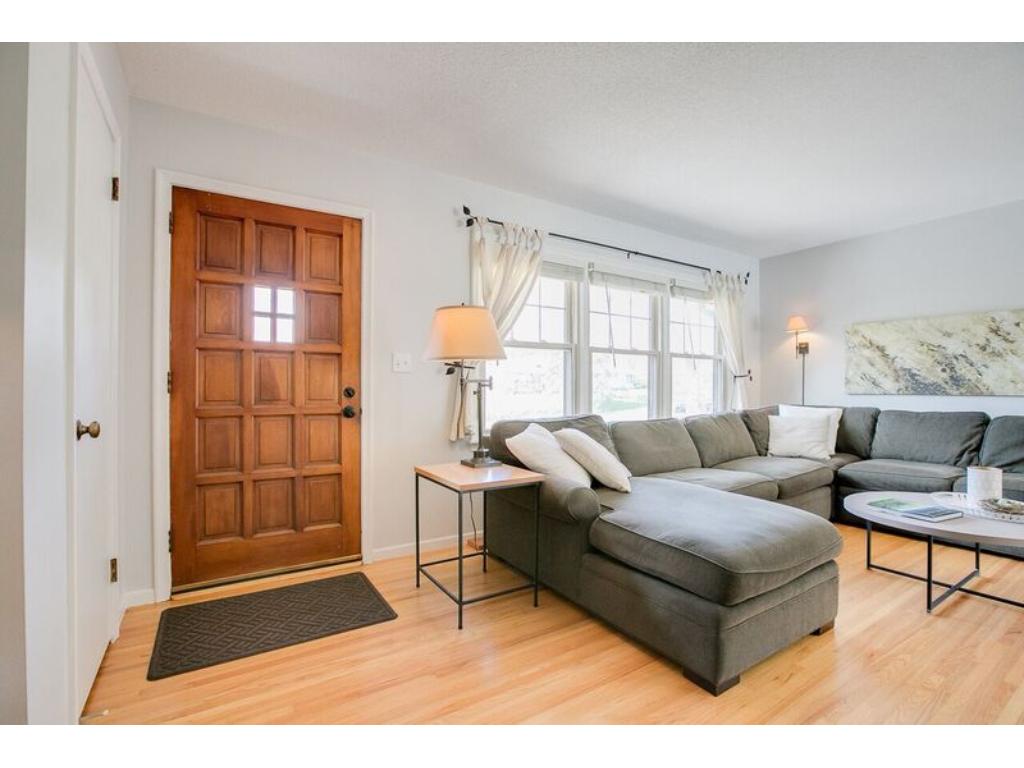 11409 Kell Rd, Bloomington, MN 55437 photo 4