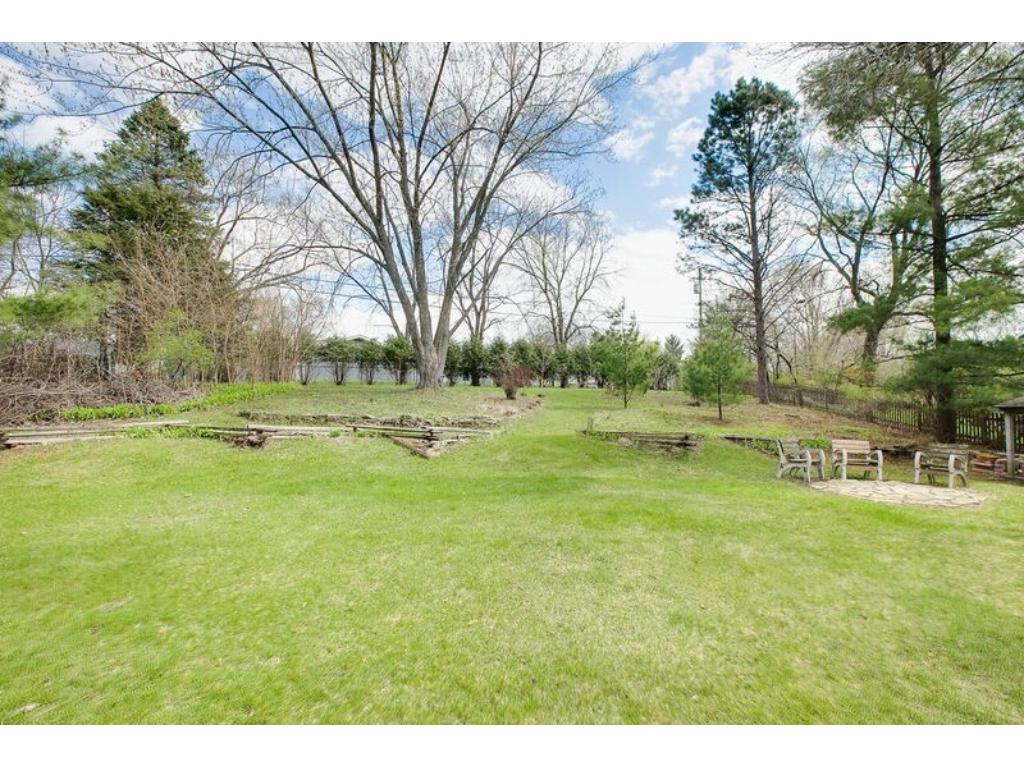 11409 Kell Rd, Bloomington, MN 55437 photo 23