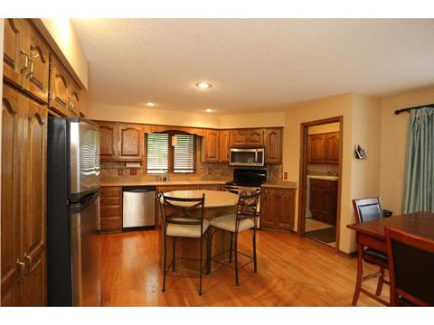 2255 James St, Eagan, MN 55122 photo 2