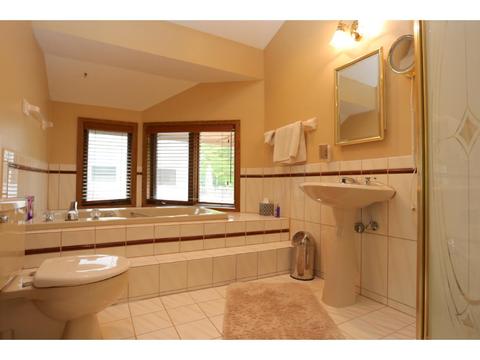 2255 James St, Eagan, MN 55122 photo 18