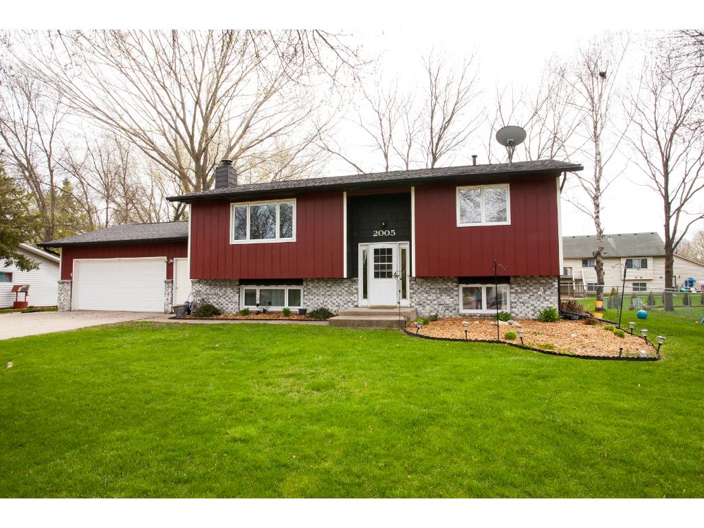 2005 16th St NW, Faribault, MN 55021 photo 1