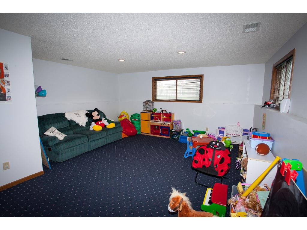 2005 16th St NW, Faribault, MN 55021 photo 13