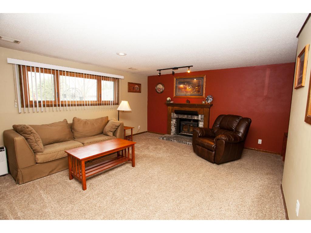2005 16th St NW, Faribault, MN 55021 photo 9