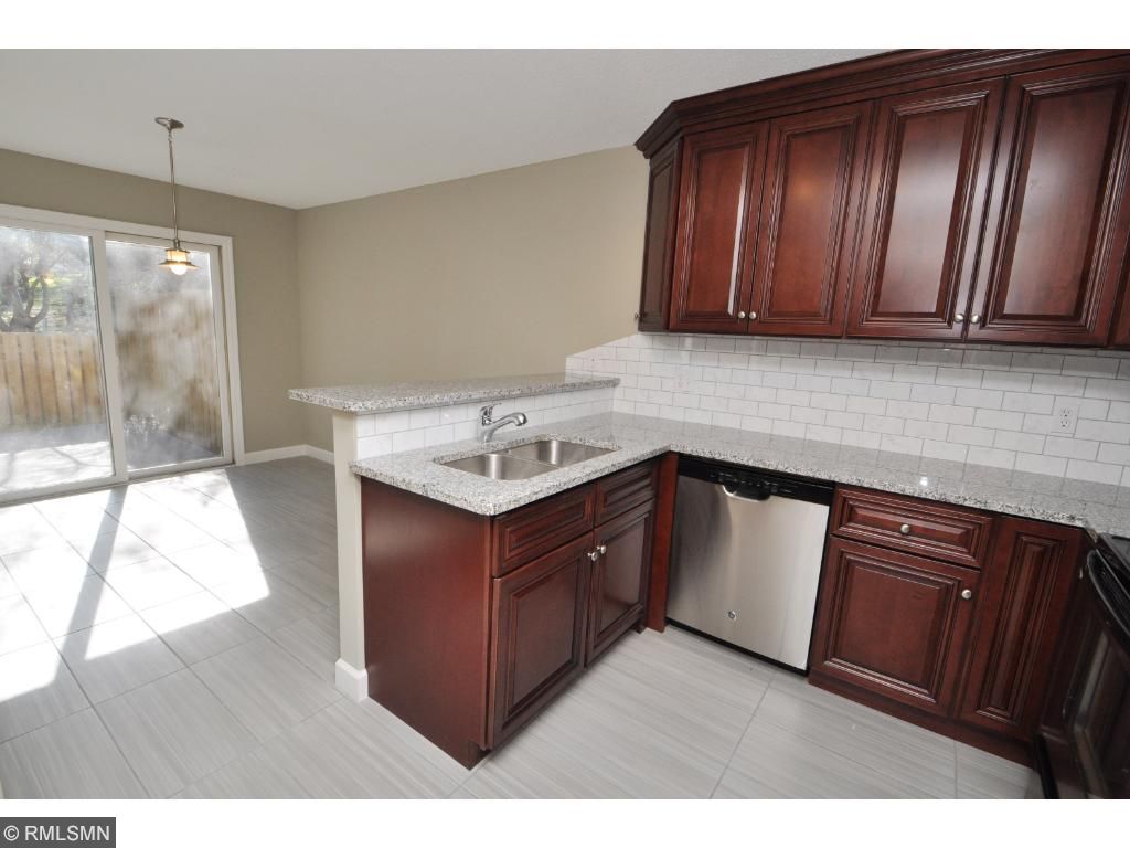3449 Highlander Dr, Eagan, MN 55122 photo 8