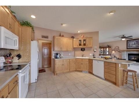 142 Creekview Ln, Loretto, MN 55357 photo 8