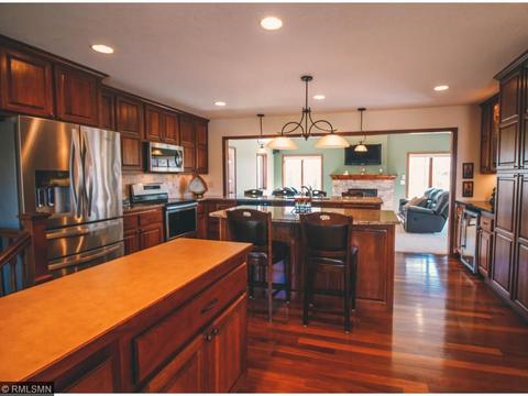 5550 Pascal St, Shoreview, MN 55126 photo 3