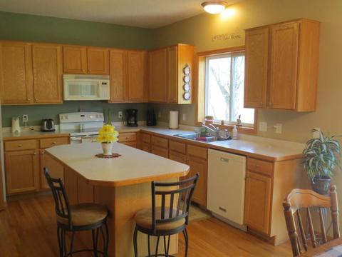 1535 Stonewood Ln, Eagan, MN 55122 photo 3