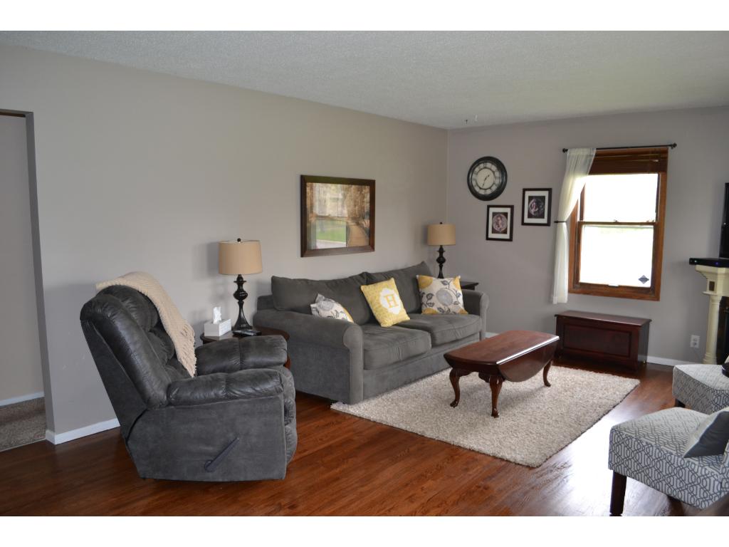 210 E 95th St, Bloomington, MN 55420 photo 4