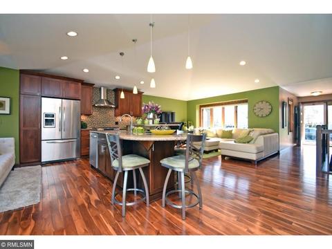 721 Summer Ln, Eagan, MN 55123 photo 4