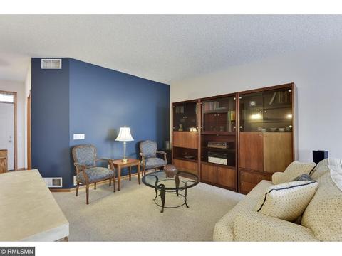 2198 Liberty Ln, Eagan, MN 55122 photo 4
