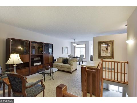 2198 Liberty Ln, Eagan, MN 55122 photo 3
