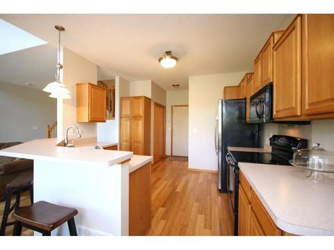 637 Crane Creek Ln, Eagan, MN 55121 photo 11