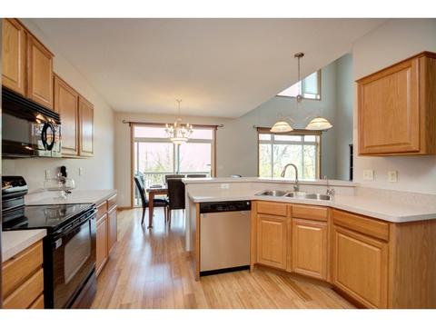 637 Crane Creek Ln, Eagan, MN 55121 photo 6