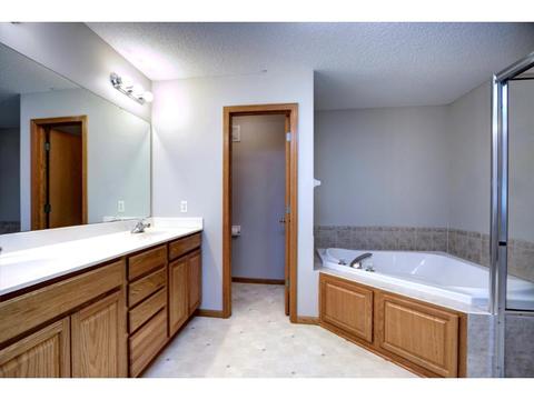 637 Crane Creek Ln, Eagan, MN 55121 photo 13