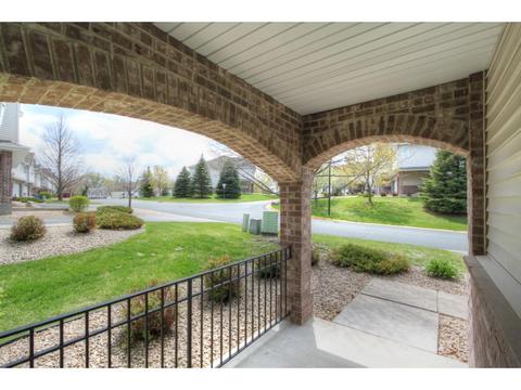 637 Crane Creek Ln, Eagan, MN 55121 photo 2