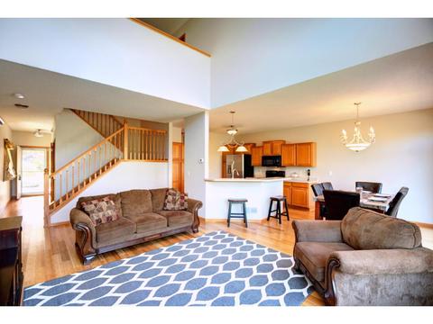 637 Crane Creek Ln, Eagan, MN 55121 photo 7
